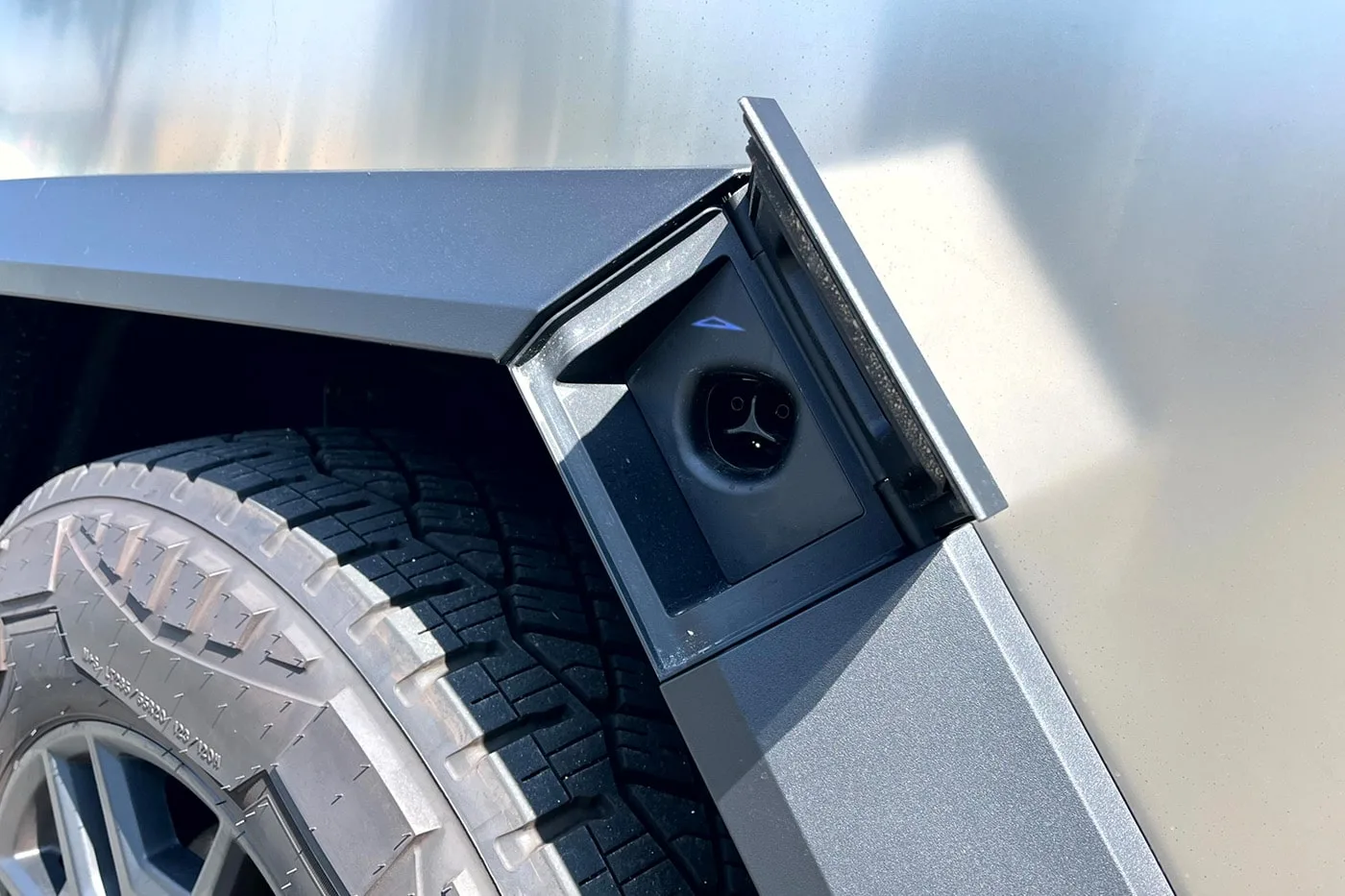 tesla cybertruck fahrbericht p3 group 2024 08 min tesla cybertruck fahrbericht p3 group 2024 08 min
