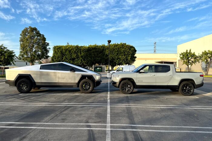 Tesla cybertruck fahrbericht p3 group rivian r1t min