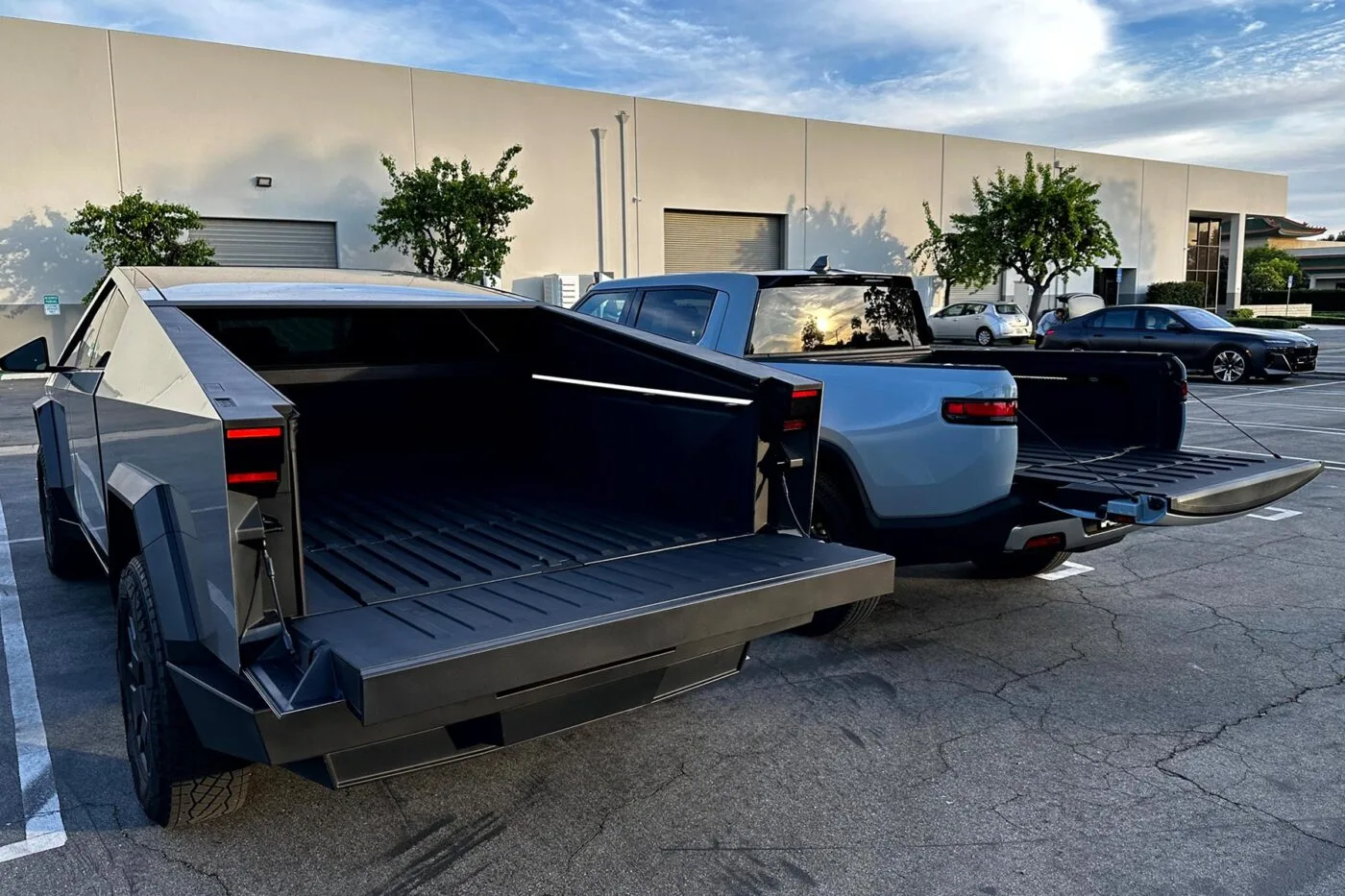 tesla cybertruck fahrbericht p3 group rivian r1t 2024 06 min tesla cybertruck fahrbericht p3 group rivian r1t 2024 06 min