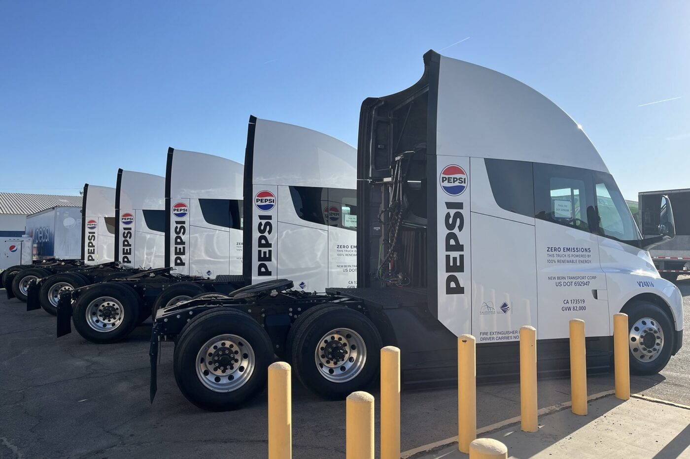 tesla semi e lkw electric truck pepsico usa kalifornien california 2024 01 min tesla semi e lkw electric truck pepsico usa kalifornien california 2024 01 min