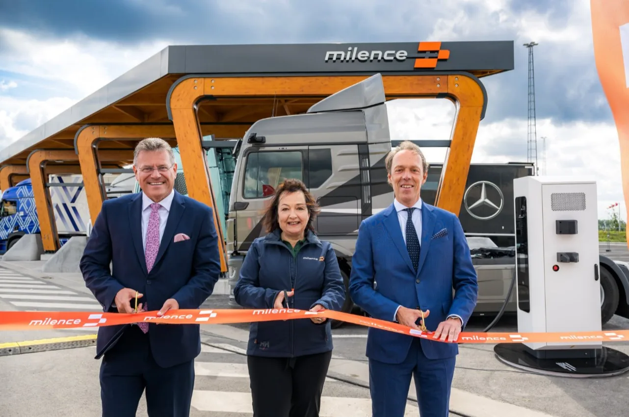 milence lkw charging park antwerpen 2 milence lkw charging park antwerpen 2