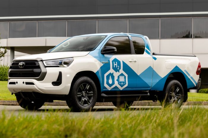 Toyota hilux fcev min