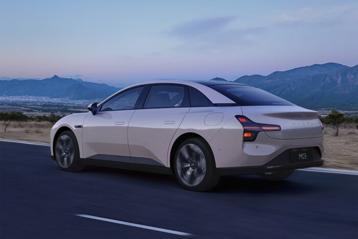 Xpeng mona trasera tres cuartos