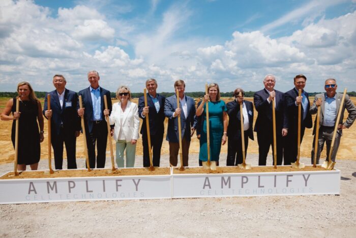Amplify construction start daimler truck