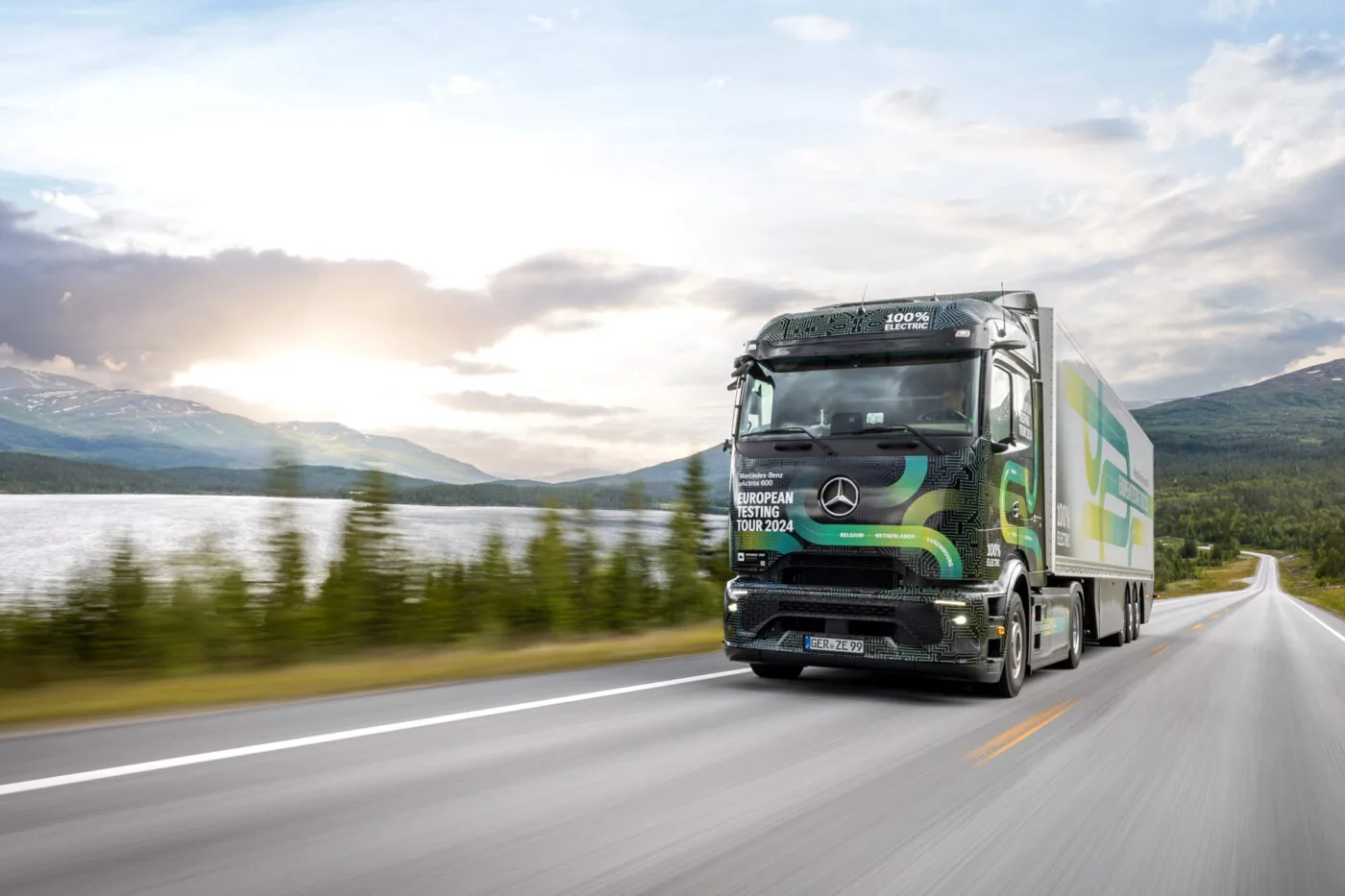 daimler truck mercedes benz eactros 600 european testing tour 2024 nordkap 10 1400x933 1 daimler truck mercedes benz eactros 600 european testing tour 2024 nordkap 10 1400x933 1