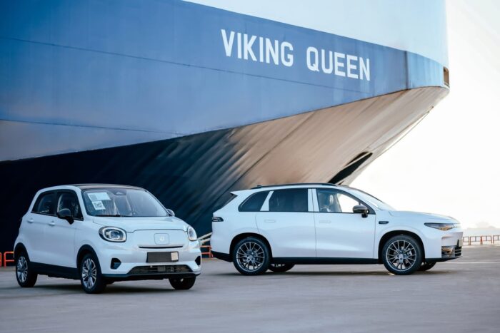 Leapmotor t and leapmotor c front three quarter