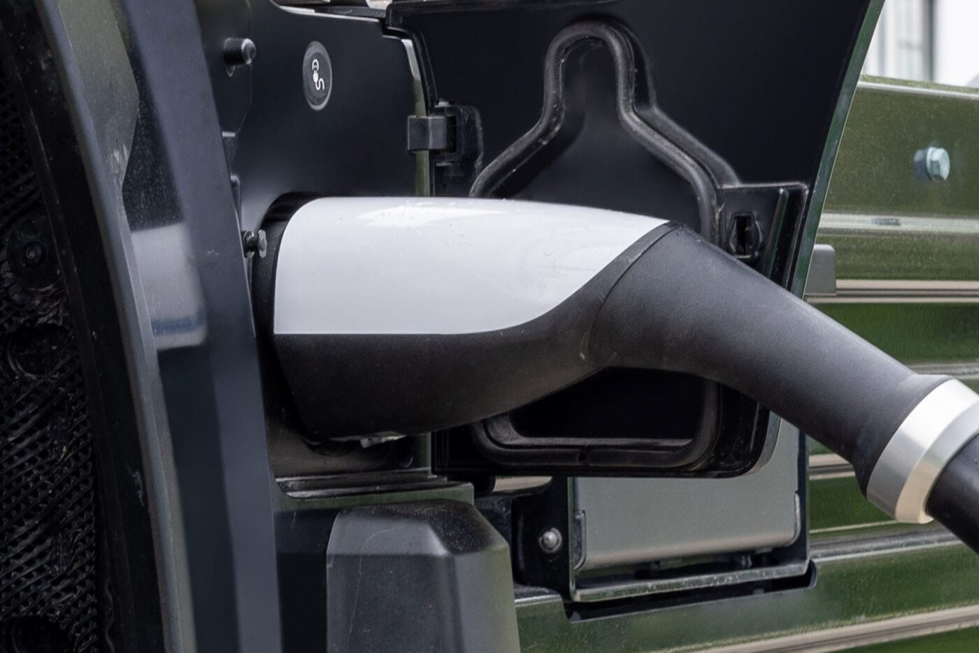 Man e lkw electric truck rittal ladestation charging station nefton mcs huber suhner min