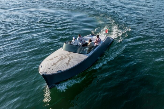 Maserati tridente e schiff barco elettrico