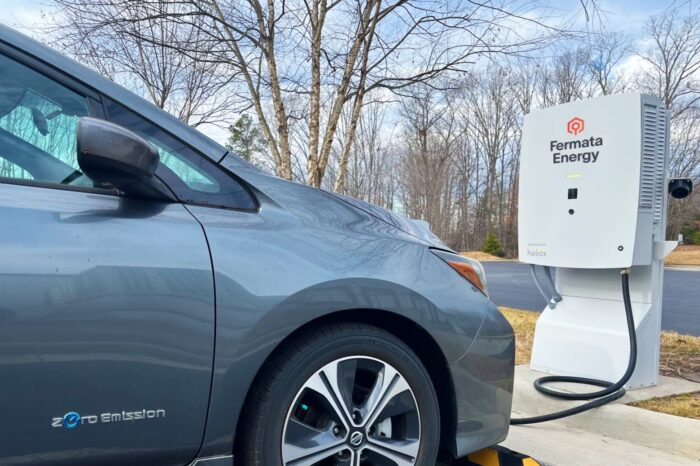 Estación de carga Nissan leaf fermata energy v2g ladestation usa