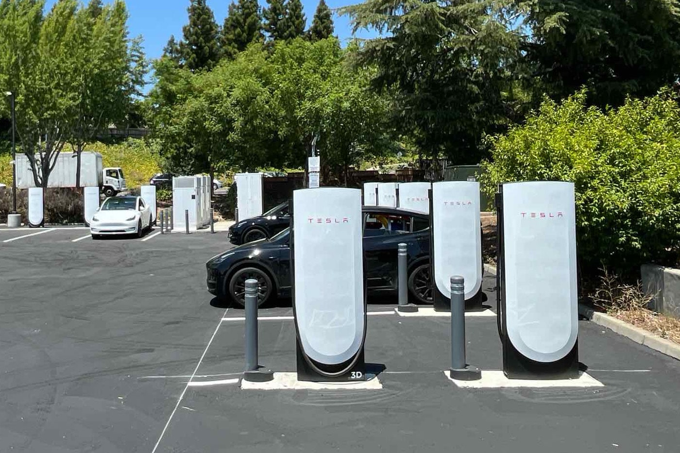 Tesla supercharger ladestation charging station usa min