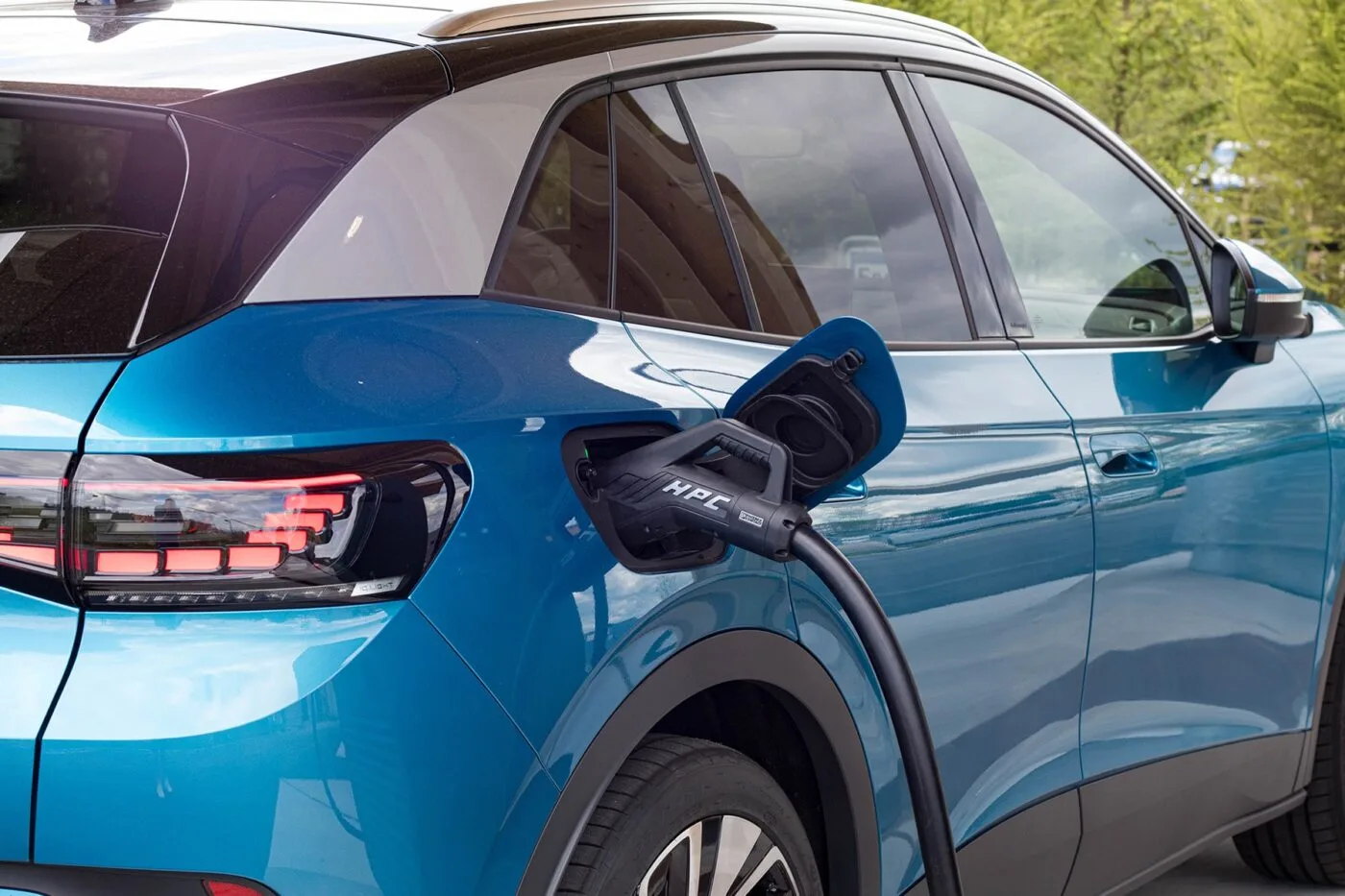 volkswagen id4 clever ladestation charging station daenemark denmark ccs fahrbericht daniel boennighausen 2024 07 min volkswagen id4 clever ladestation charging station daenemark denmark ccs fahrbericht daniel boennighausen 2024 07 min