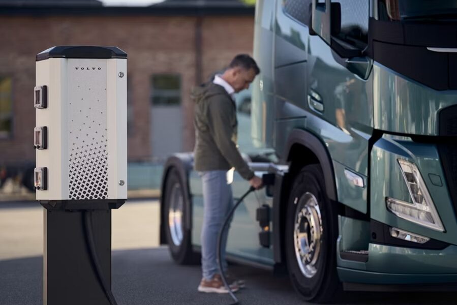 Volvo trucks charging e