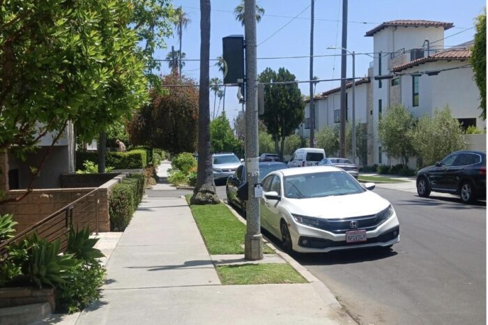 Ampup los angeles kerbside ac charging station california e