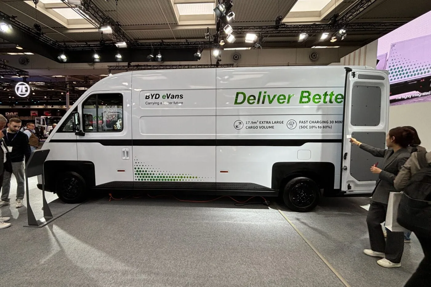 byd e vali e transporter electric transporter 2024 08 min byd e vali e transporter electric transporter 2024 08 min