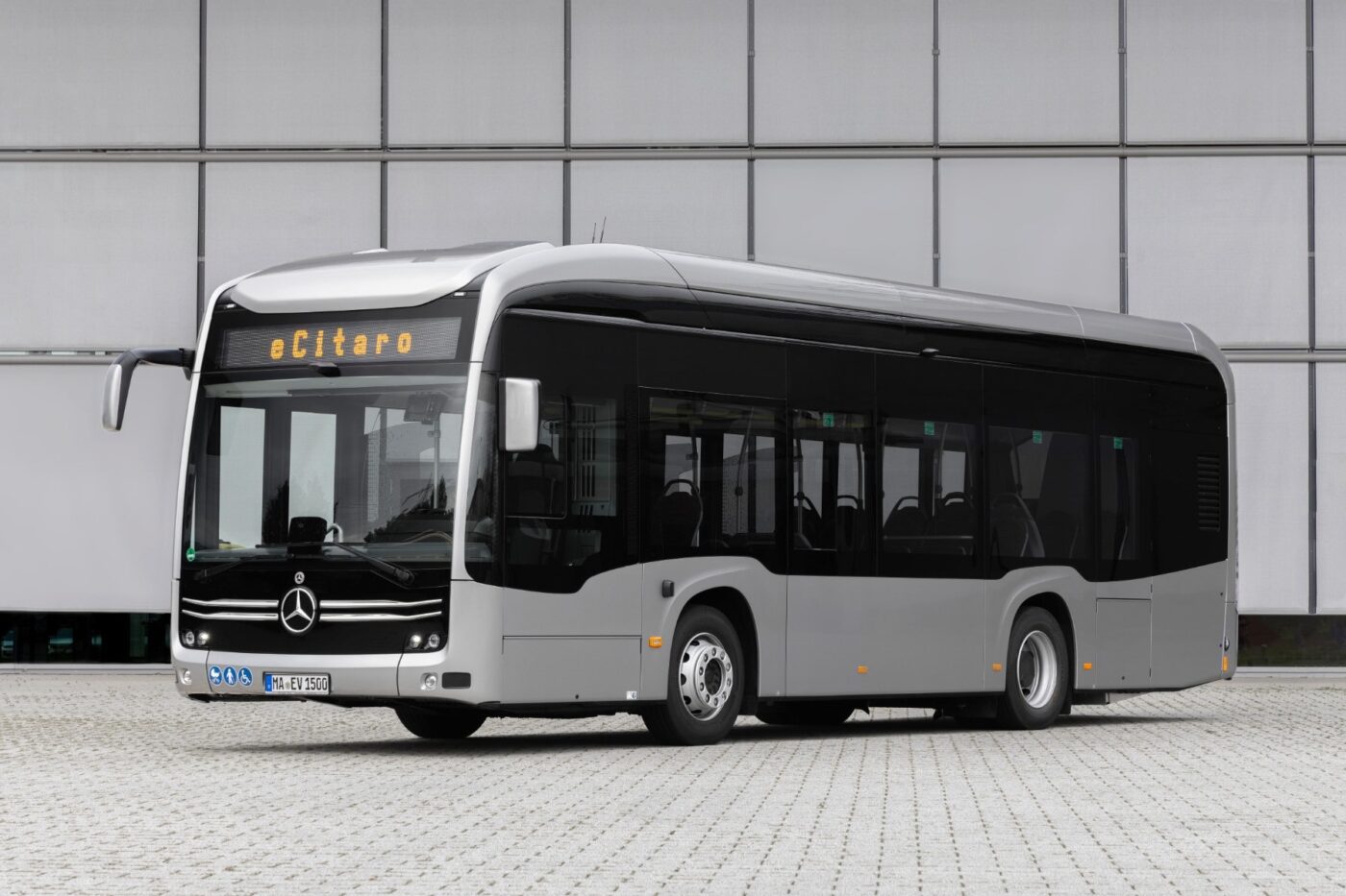 daimler truck mercedes benz ecitaro k elektrobus electric bus 2024 01 min daimler truck mercedes benz ecitaro k elektrobus electric bus 2024 01 min