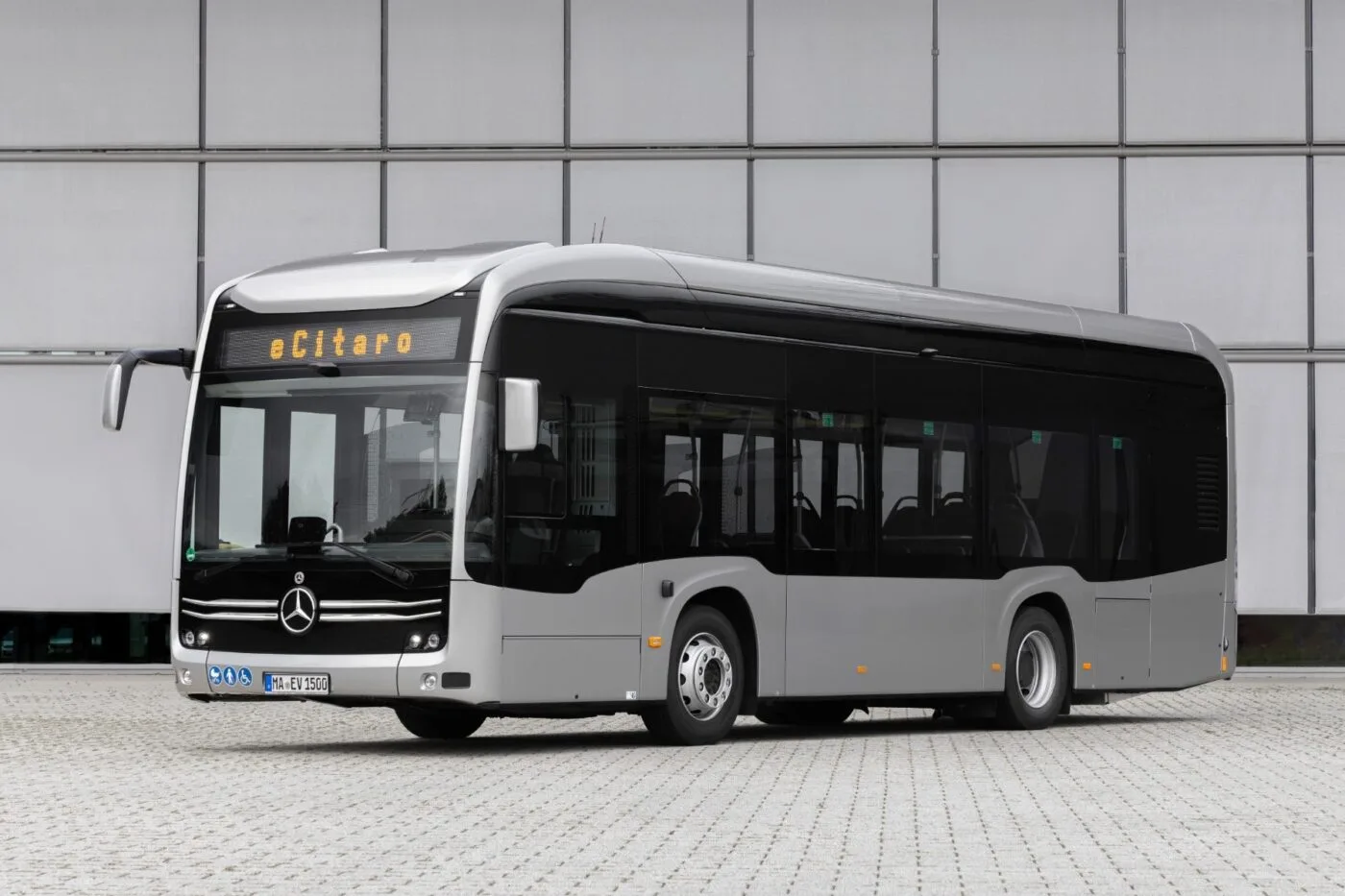 daimler truck mercedes benz ecitaro k elektrobus electric bus 2024 01 min daimler truck mercedes benz ecitaro k elektrobus electric bus 2024 01 min