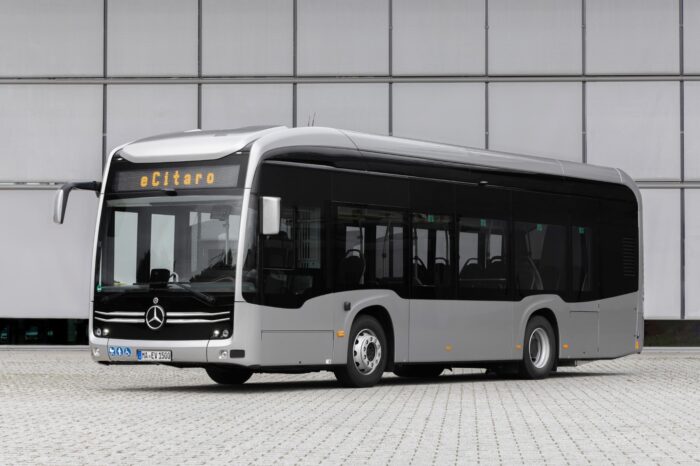 Daimler camión mercedes benz ecitaro k elektrobus autobús eléctrico min