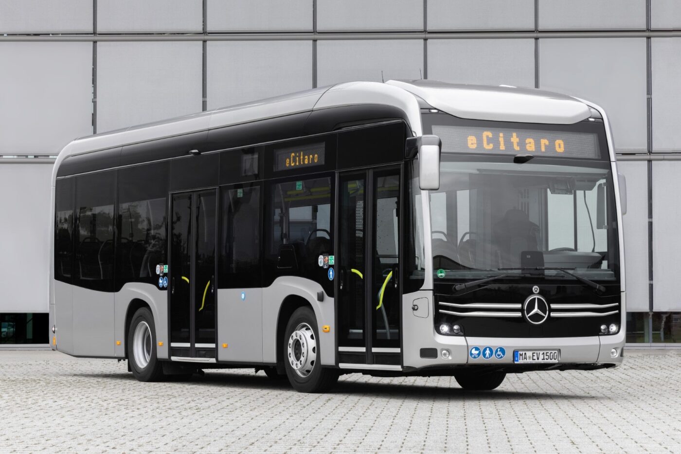 Daimler camión mercedes benz ecitaro k elektrobus autobús eléctrico min