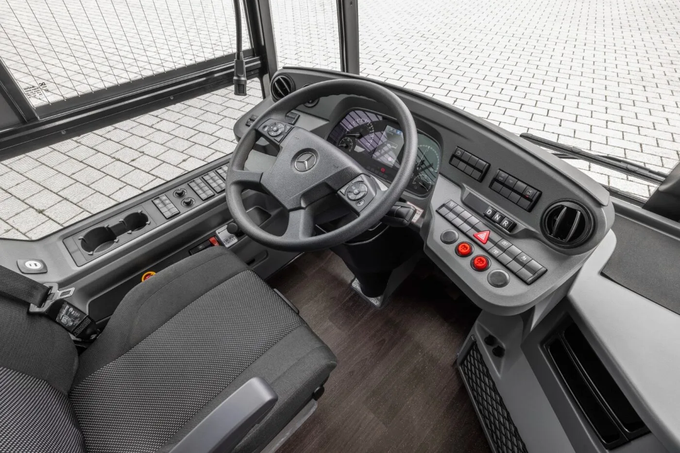 daimler truck mercedes benz ecitaro k elektrobus electric bus 2024 03 min daimler truck mercedes benz ecitaro k elektrobus electric bus 2024 03 min