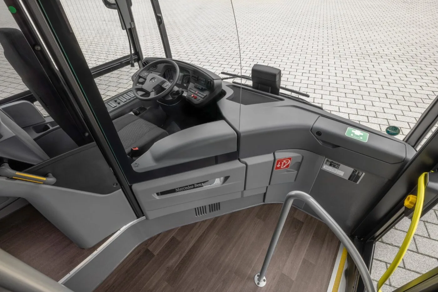 daimler truck mercedes benz ecitaro k elektrobus electric bus 2024 04 min daimler truck mercedes benz ecitaro k elektrobus electric bus 2024 04 min