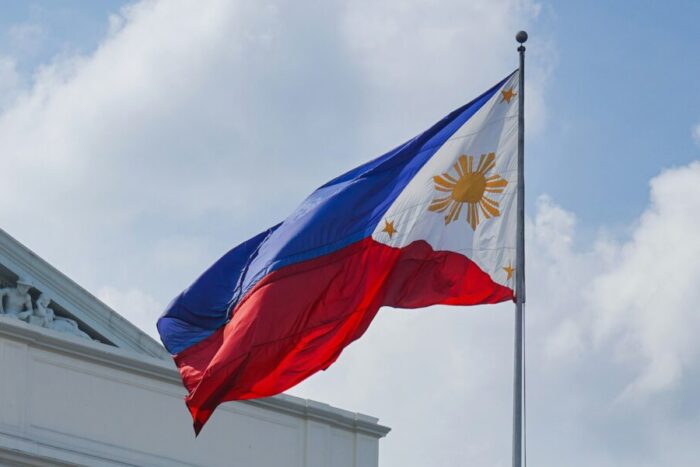 Manila bandera de filipinas unsplash myk miravalles scaled e