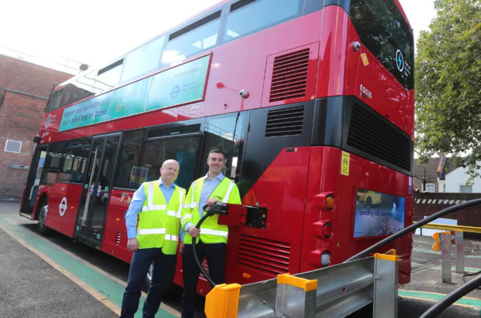Tfl autobús eléctrico londinense arriva fin e