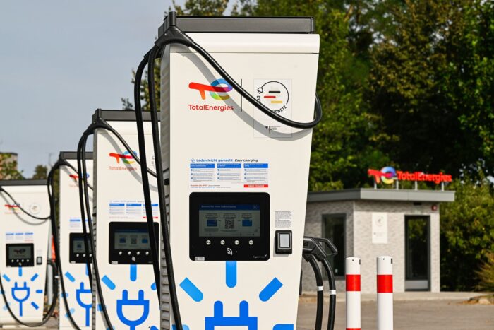 Totalenergies ladestation charging station deutschlandnetz min