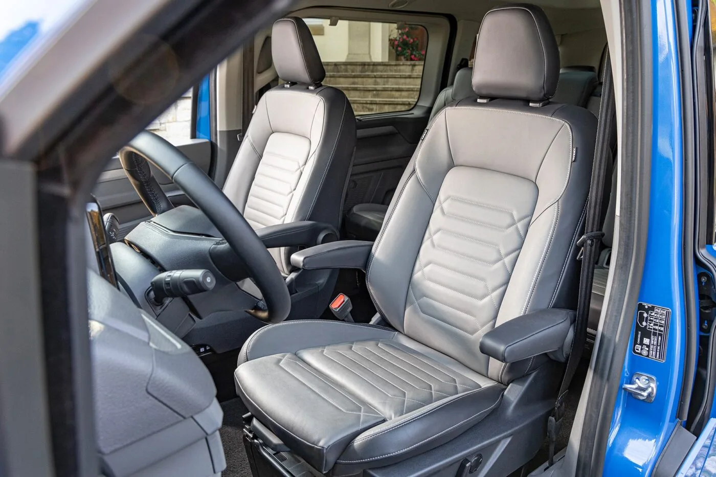 volkswagen e caravelle 2024 07 min volkswagen e caravelle 2024 07 min