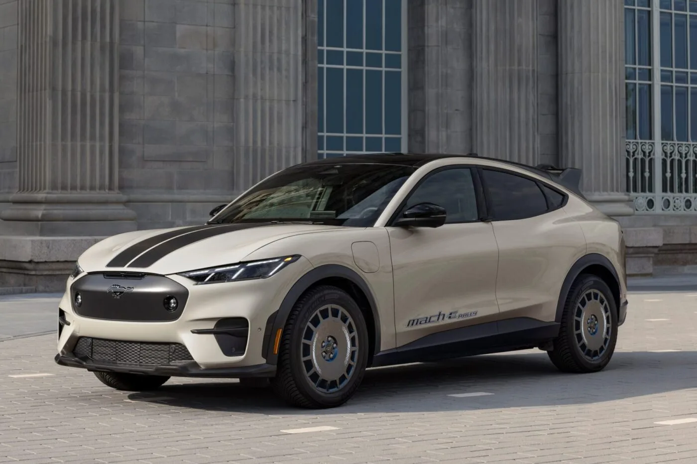 2009 Ford Mustang GT 4.6L V8 45th Anniversary 'Glass Roof' en venta por  subasta, image size:1400x932