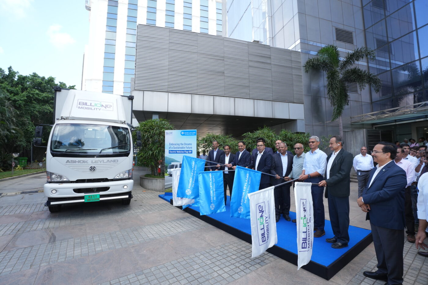 Ashok leyland mil millones movilidad eléctrica india camión eléctrico scaled e