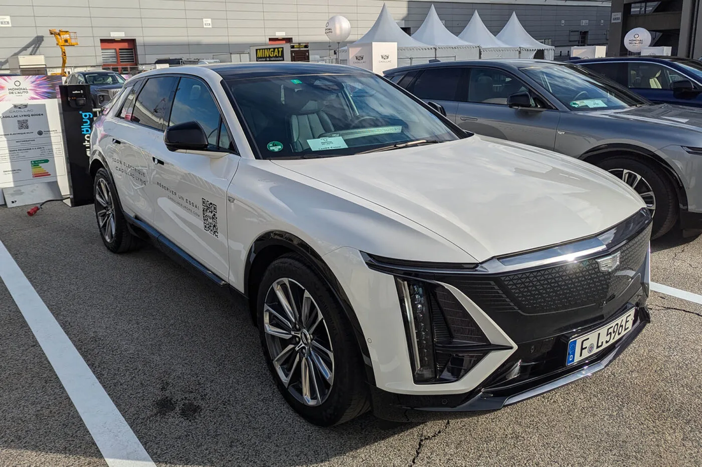 cadillac lyriq pariser autosalon paris motor show 2024 01 min cadillac lyriq pariser autosalon paris motor show 2024 01 min