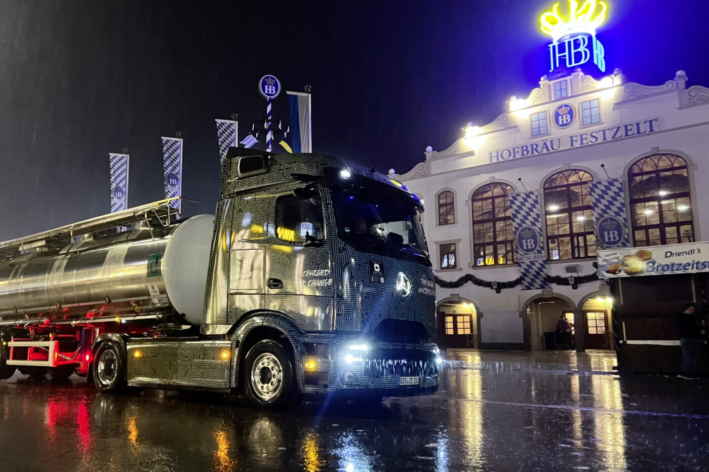 Eactros e lkw oktoberfest hofbraeuhaus scaled e