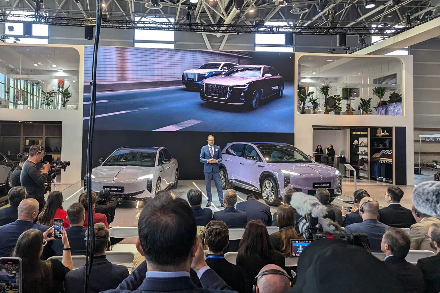 hongqi pariser autosalon paris motor show 2024 02 min hongqi pariser autosalon paris motor show 2024 02 min