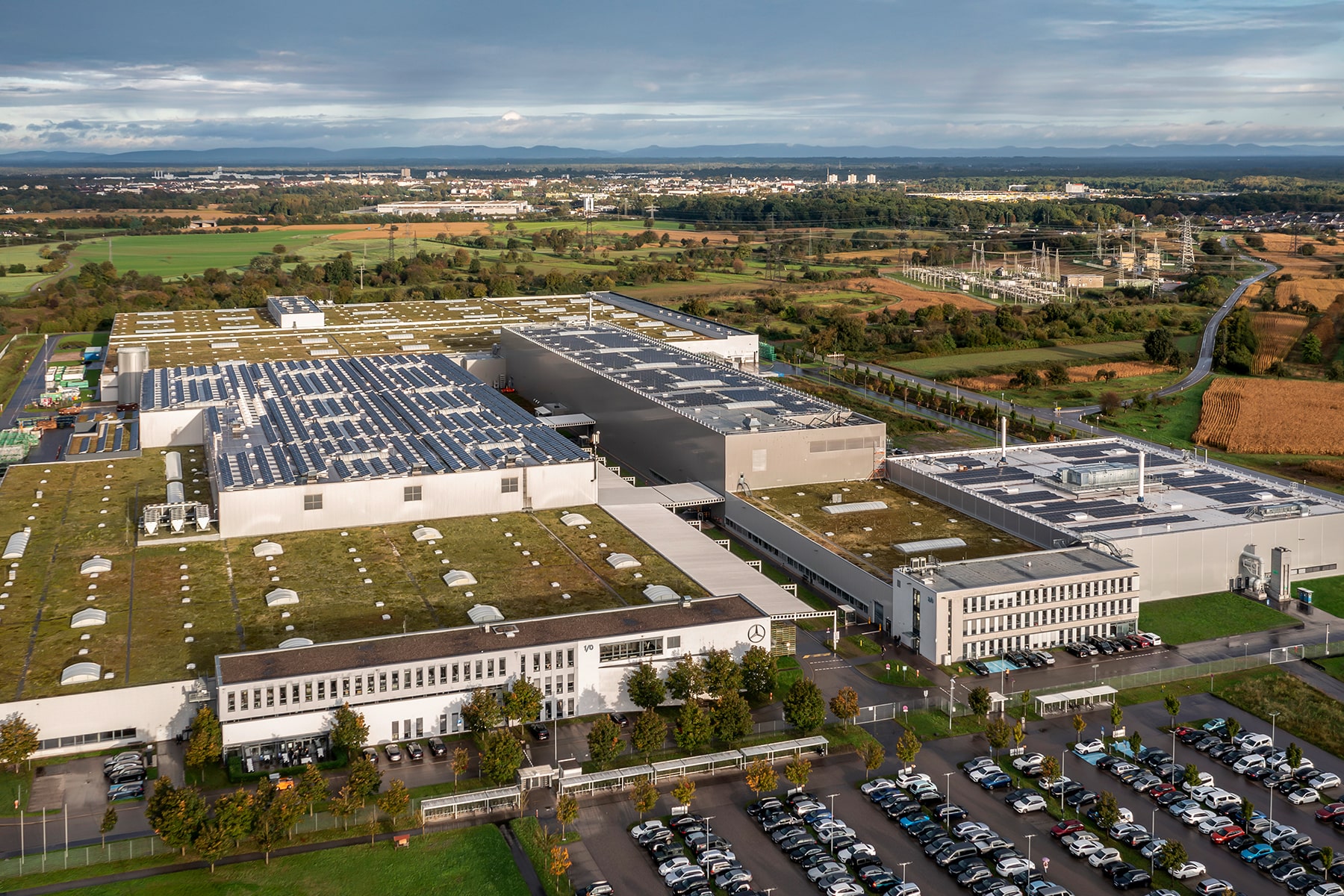 MercedesBenz opens battery recycling factory in Germany