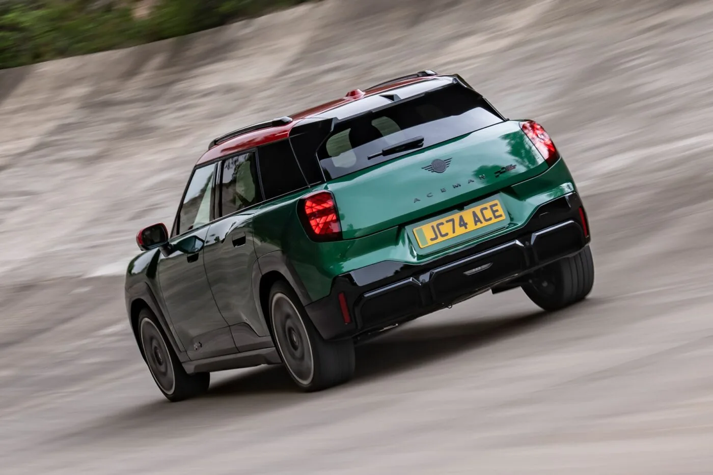 mini john cooper works aceman 2024 03 min mini john cooper works aceman 2024 03 min