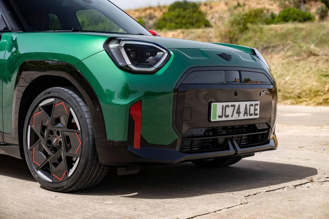mini john cooper works aceman 2024 06 min mini john cooper works aceman 2024 06 min