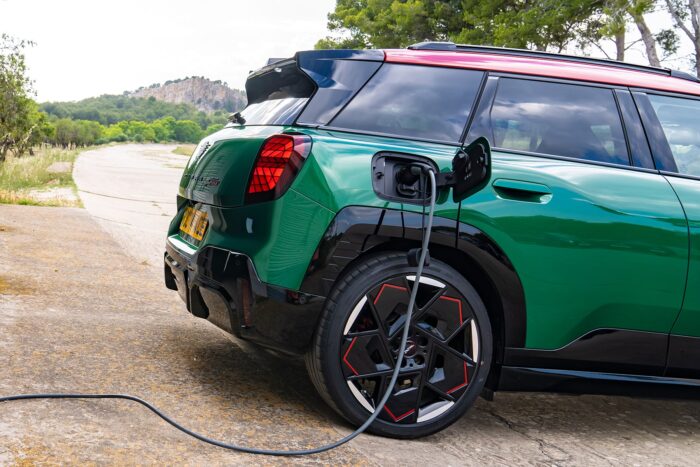 Mini john cooper works aceman ladestation estacion de carga wallbox grossbritannien uk min