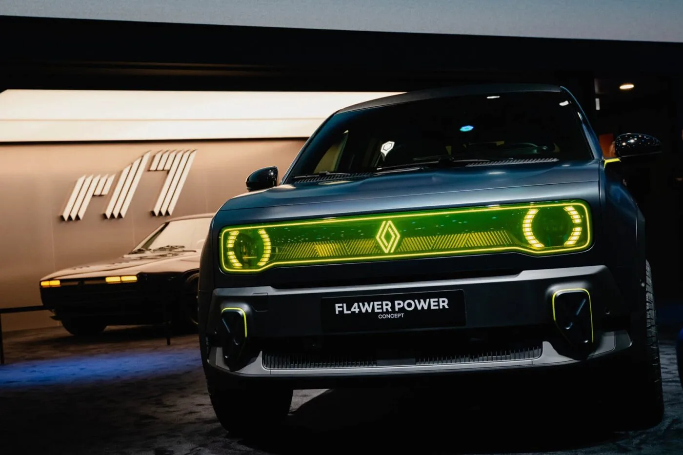 renault fl4wer power pariser autosalon paris motor show 2024 01 min renault fl4wer power pariser autosalon paris motor show 2024 01 min
