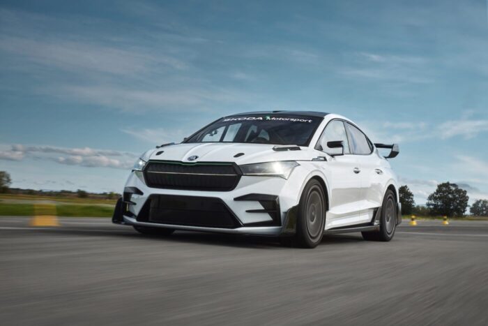 Skoda enyaq rs race