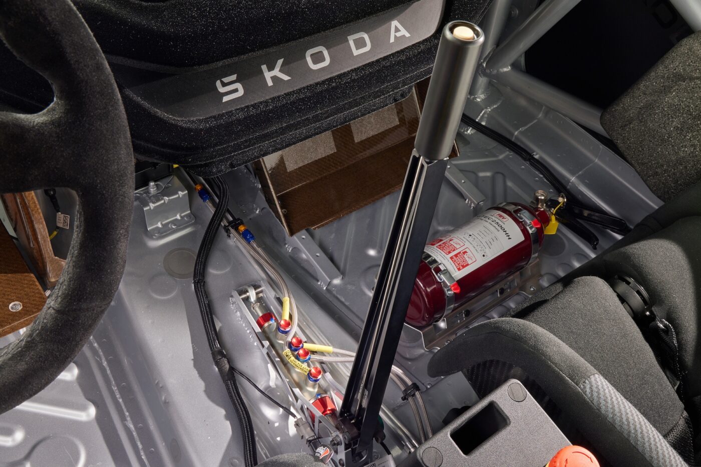 skoda enyaq rs race 24009 1400x934 1 skoda enyaq rs race 24009 1400x934 1