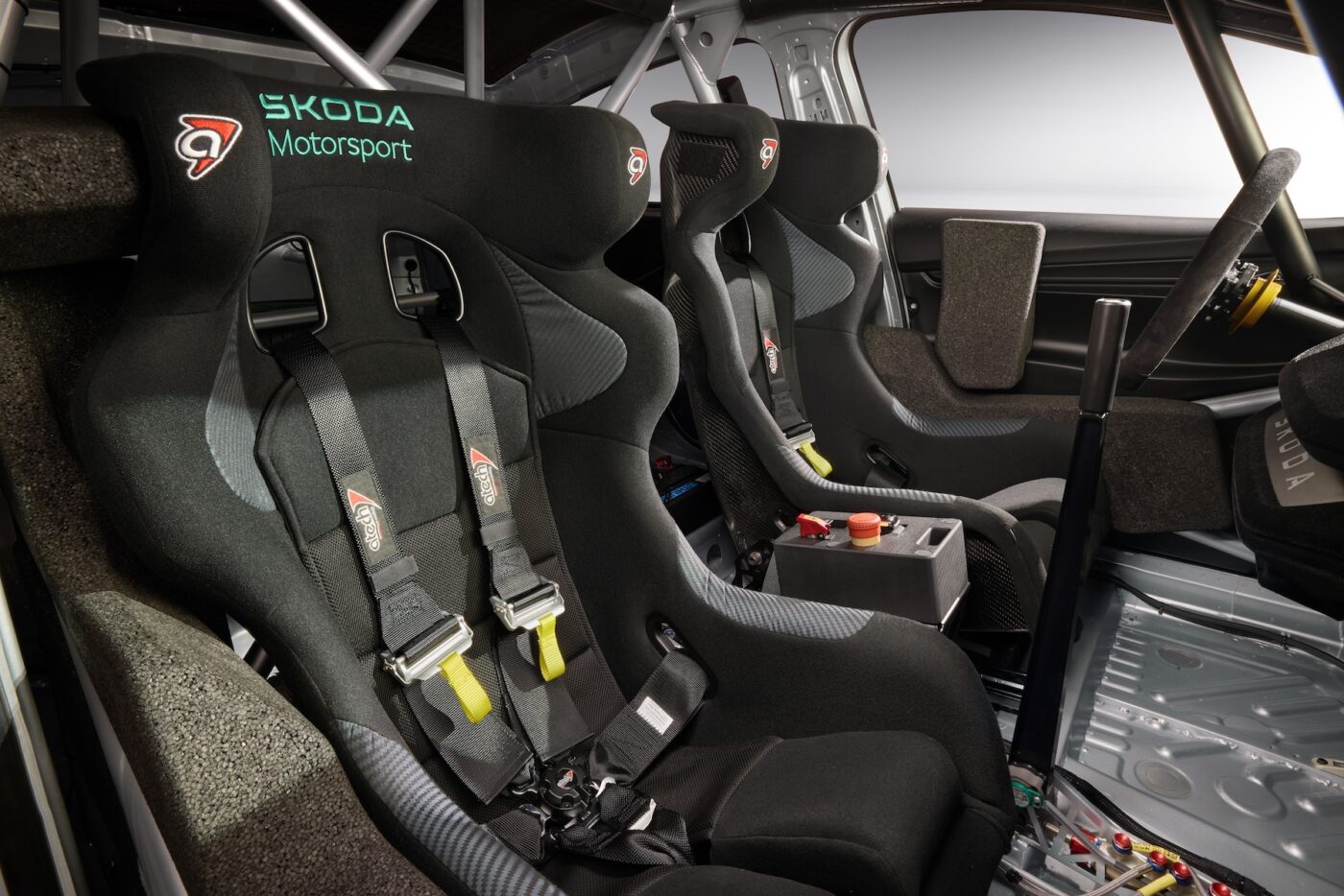 skoda enyaq rs race 24021 1400x934 1 skoda enyaq rs race 24021 1400x934 1