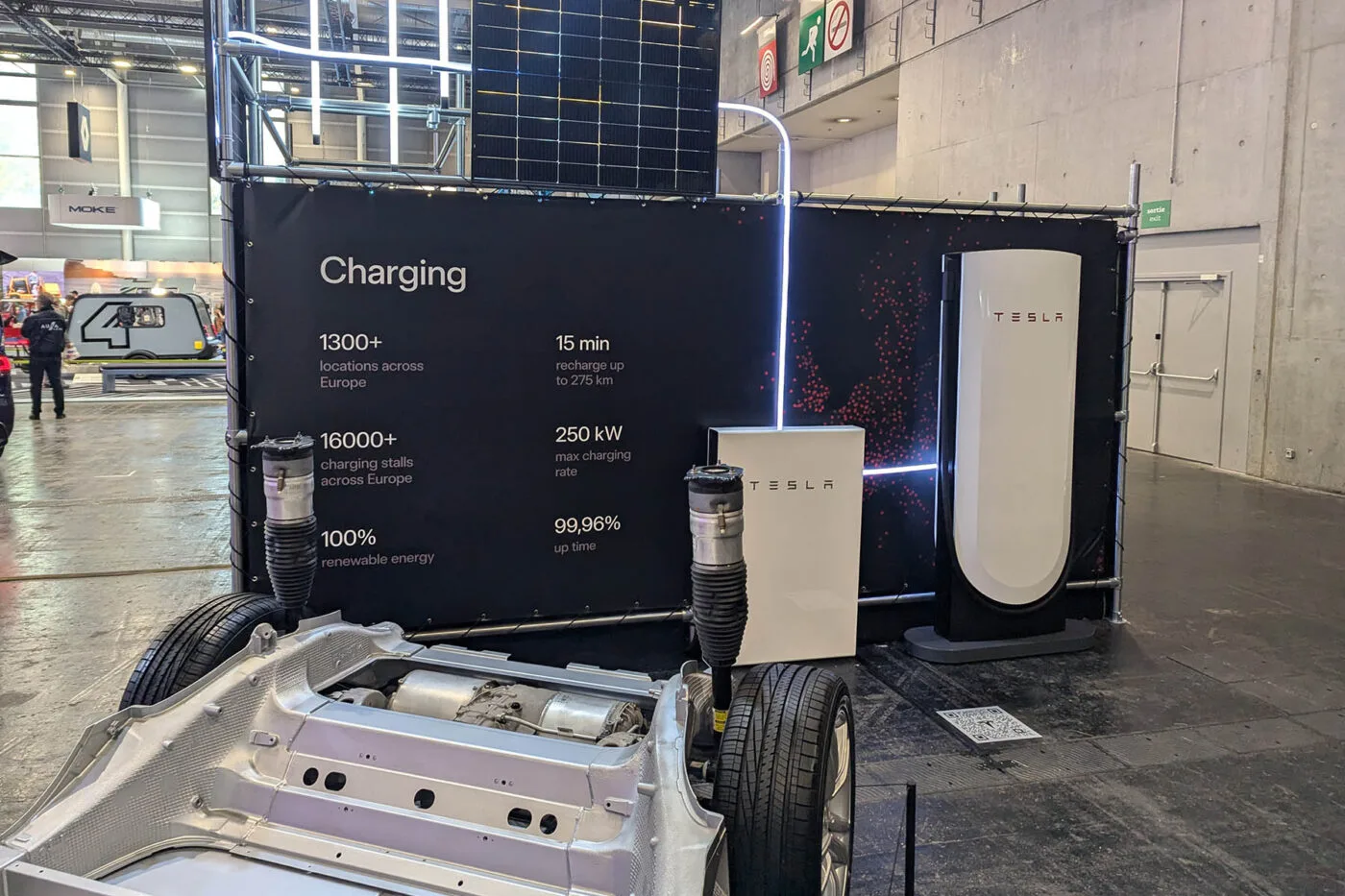 tesla pariser autosalon paris motor show 2024 01 min tesla pariser autosalon paris motor show 2024 01 min