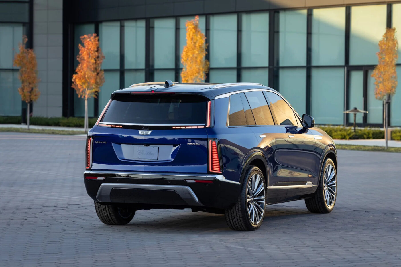 2026 cadillac vistiq 02 fin 2026 cadillac vistiq 02 fin