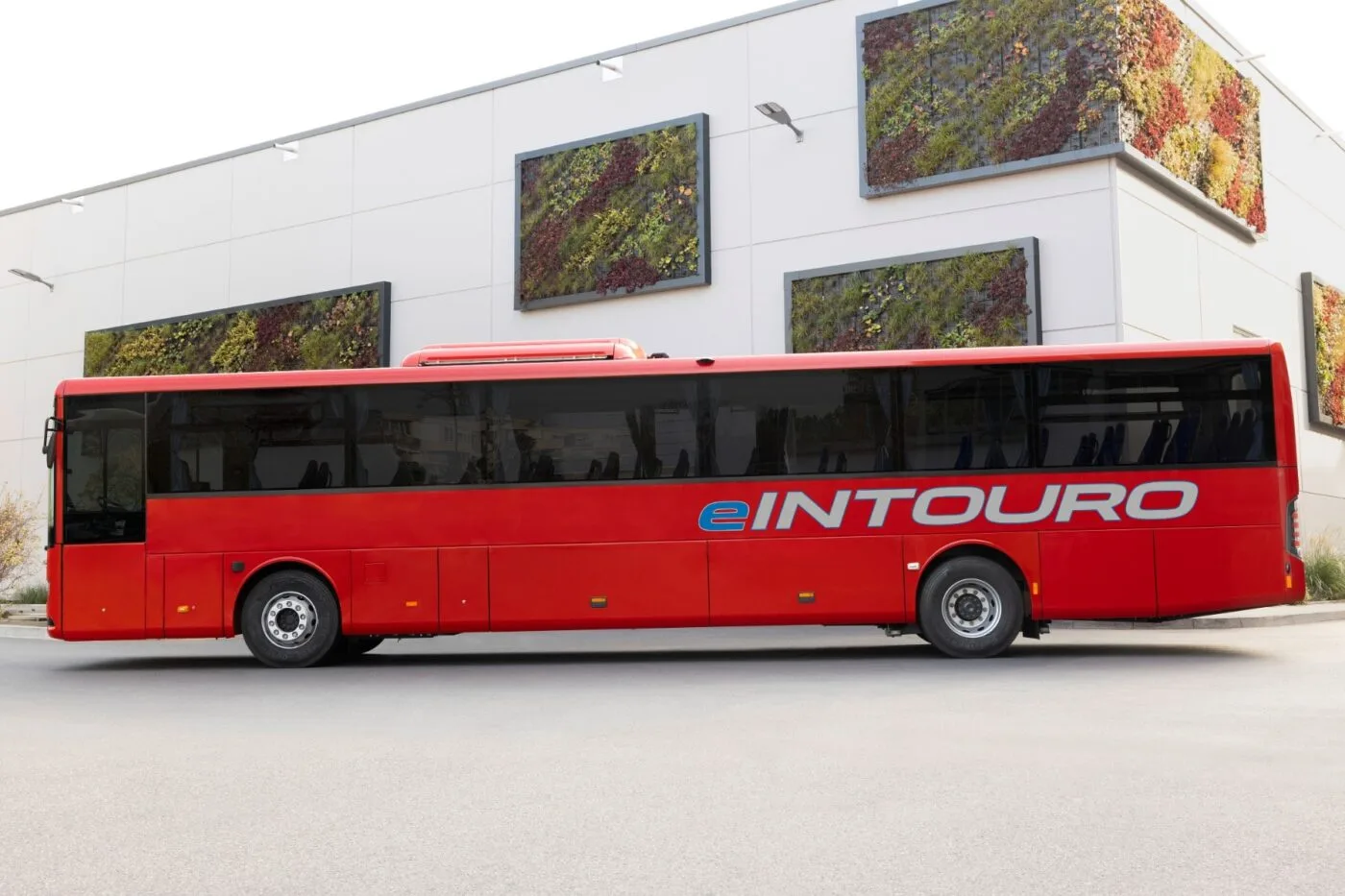 daimler autobuses mercedes benz eintouro 2024 03 min daimler autobuses mercedes benz eintouro 2024 03 min