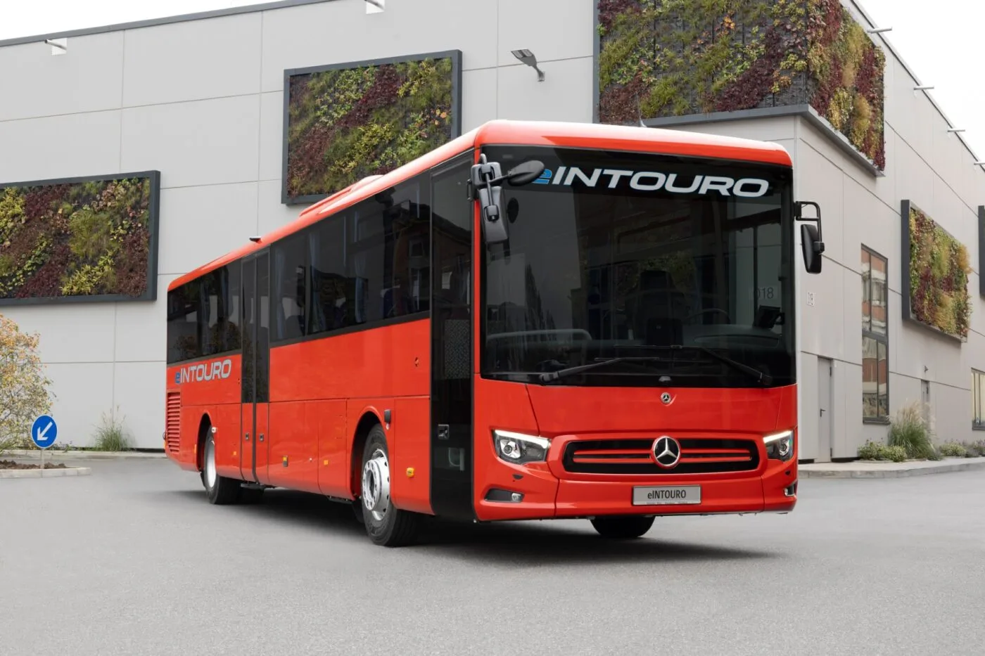 daimler autobuses mercedes benz eintouro 2024 1400x933 1 daimler autobuses mercedes benz eintouro 2024 1400x933