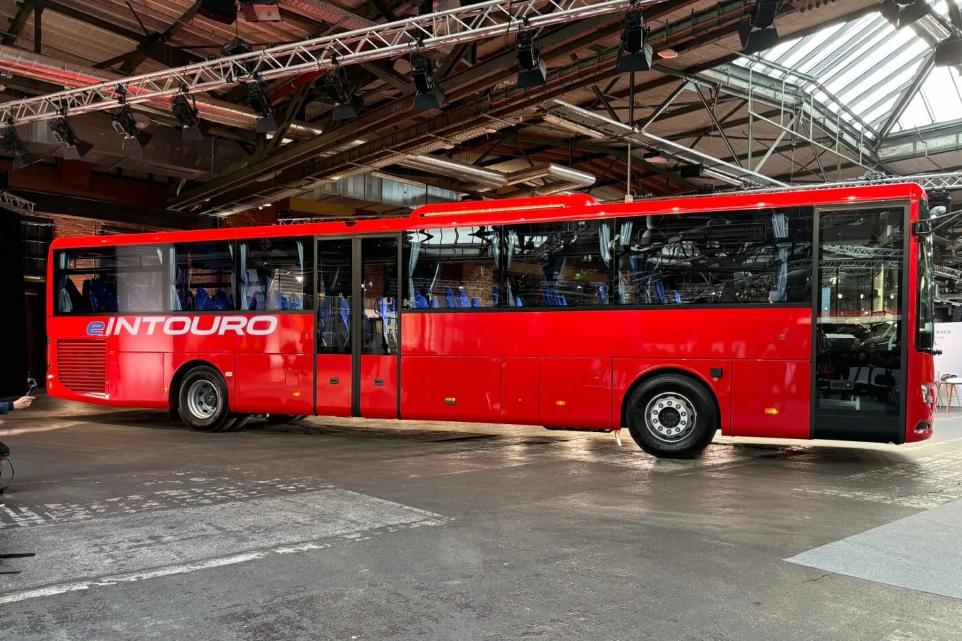 daimler autobuses mercedes benz eintouro 2024 4 1400x933 1 daimler autobuses mercedes benz eintouro 2024 4 1400x933