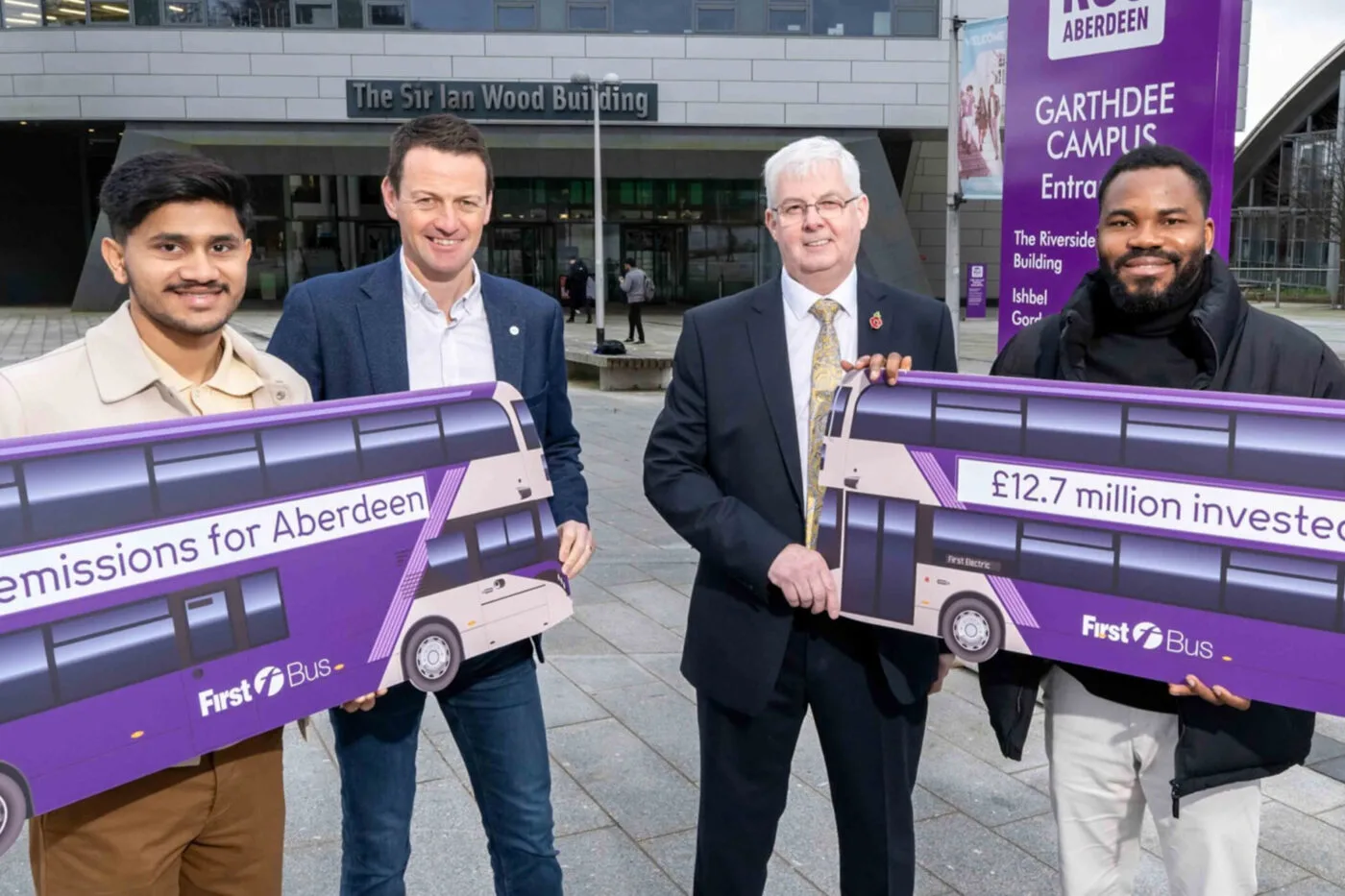 first bus se asocia con la universidad robert gordon