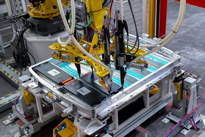 opel grandland electric batterie produktion producción de baterías 2024 01 min