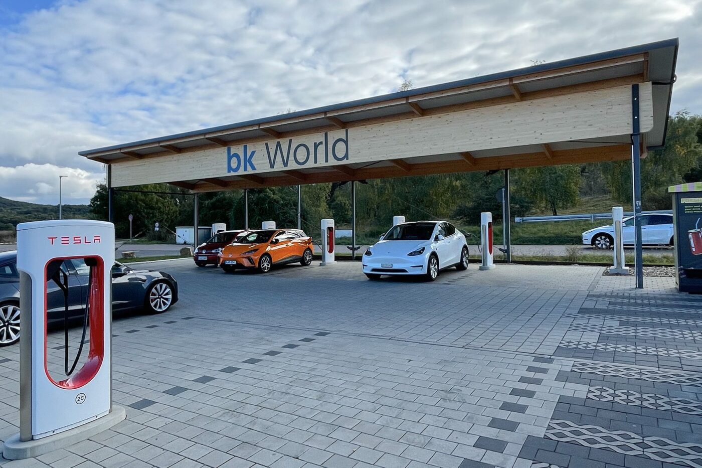 Bk palabra ladestación estación de carga min