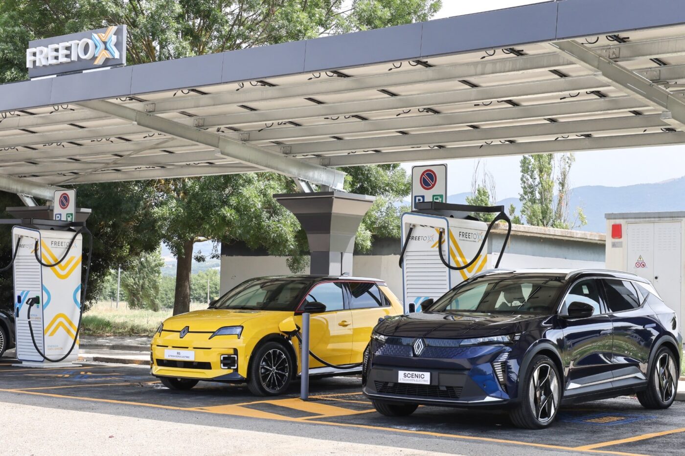 free to x ladestation charging station italien italy renault 5 scenic 2025 04 min free to x ladestation charging station italien italy renault 5 scenic 2025 04 min